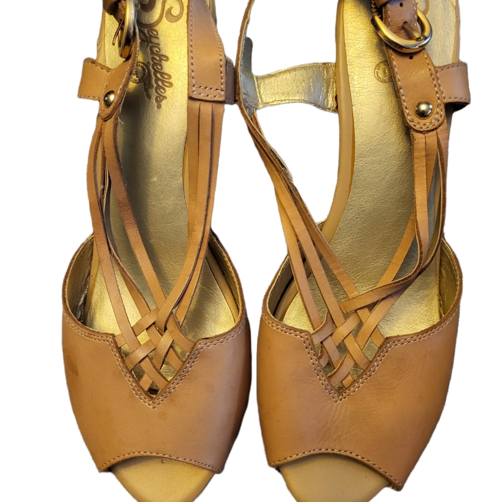 Seychelles tan shoes Size 10 with box and dust bag